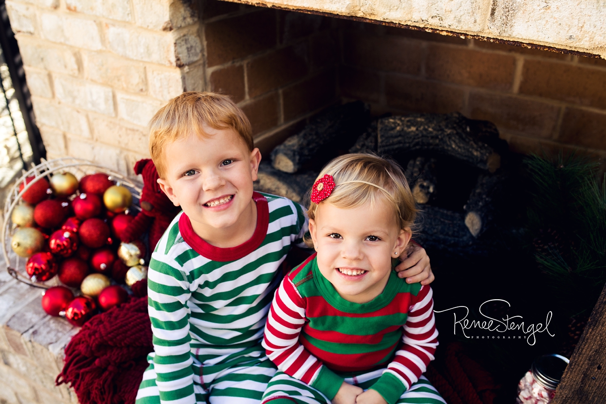 RENEE STENGEL Photography | Charlotte Underwater and Portrait Photographer | Holiday Fireside PJ Session | Hot Chocolate | Cookies and Milk