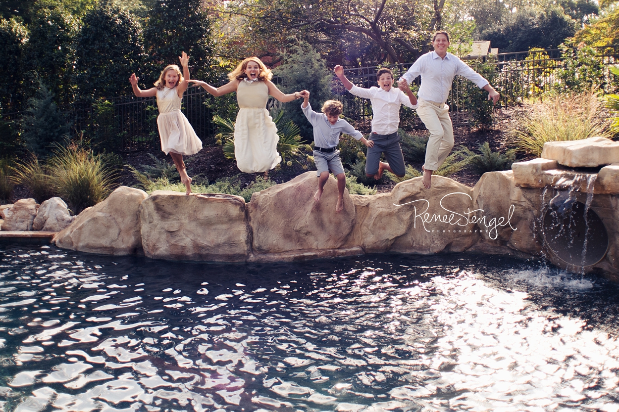 RENEE STENGEL Photography | Charlotte Portrait and Underwater Photographer | Family Jumping in Pool for Family Holiday Photo | Family of Five